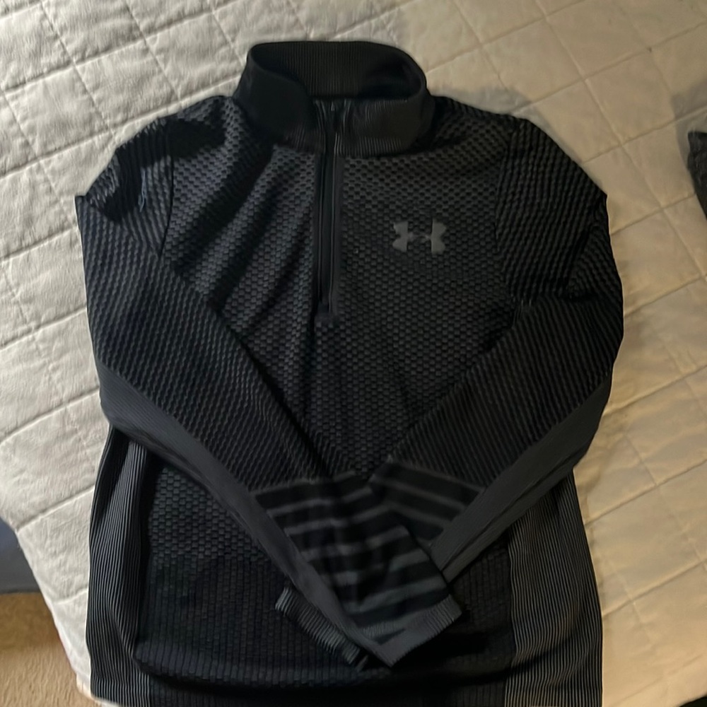 Boys Youth Under Armour Heat gear 1/4 zip